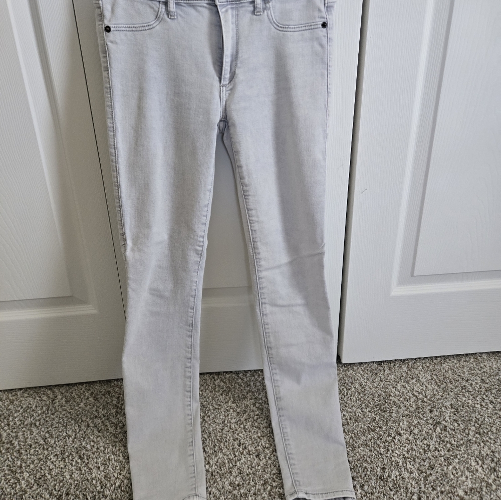 Ambercrombie Light Gray Skinny Jeans Sz 26 Worn Once